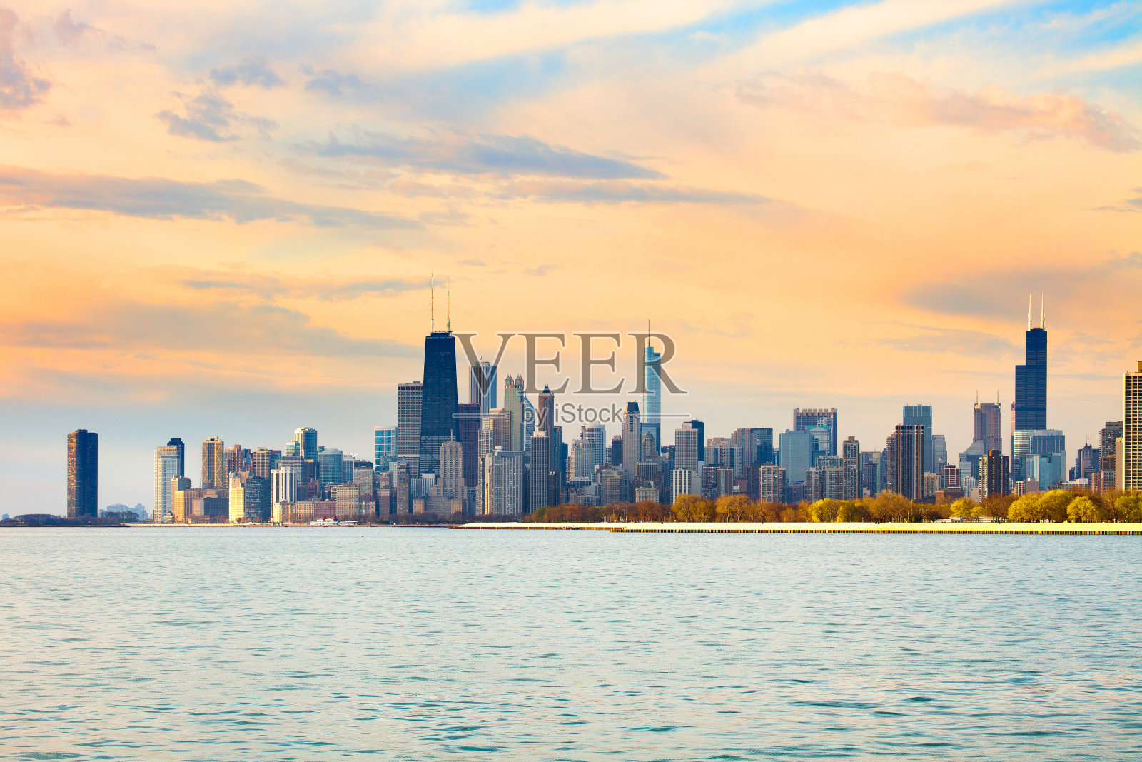 黎明时分芝加哥市中心的天际线照片摄影图片