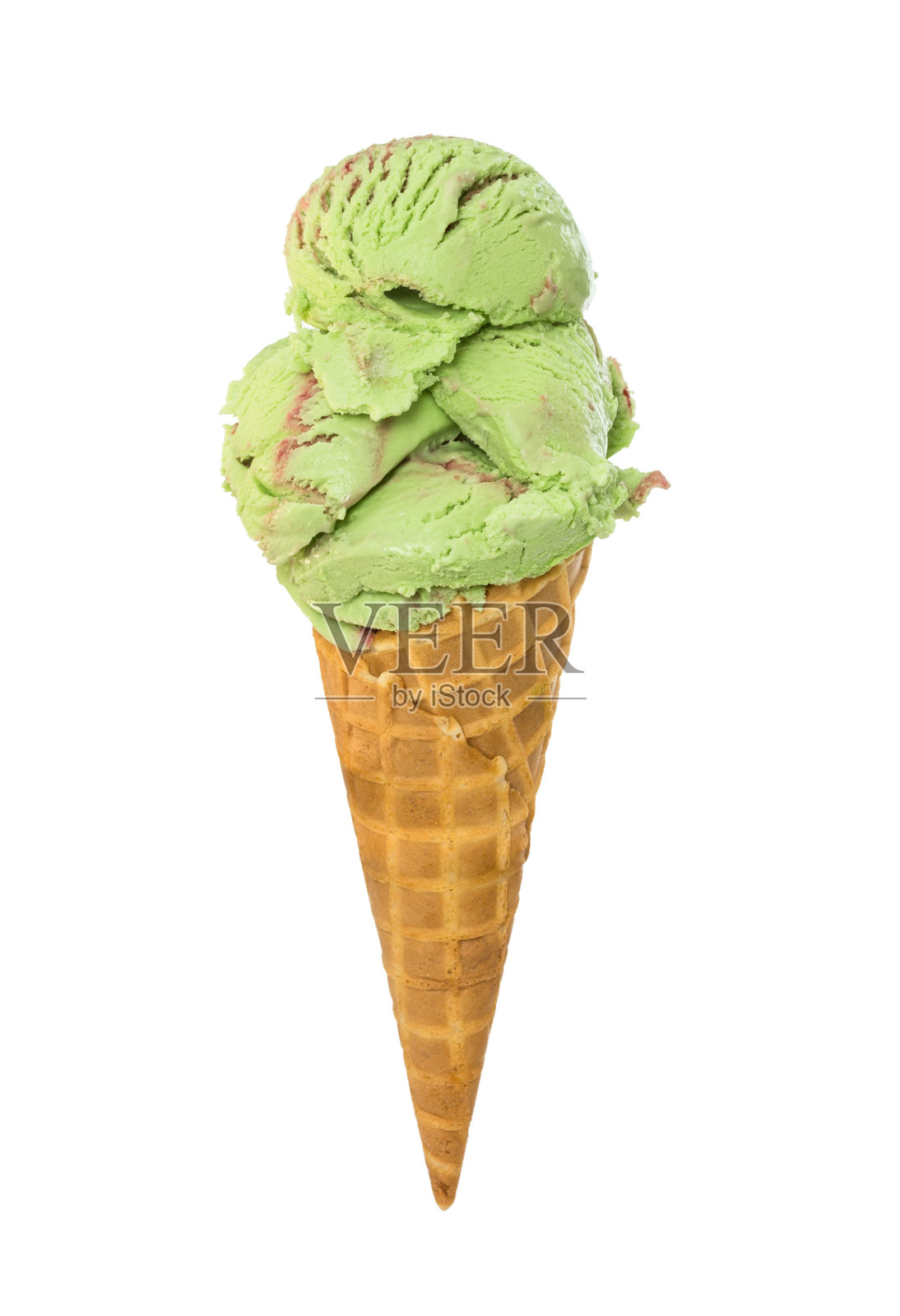 薄荷覆盆子冰淇淋在华夫蛋筒孤立的白色照片摄影图片