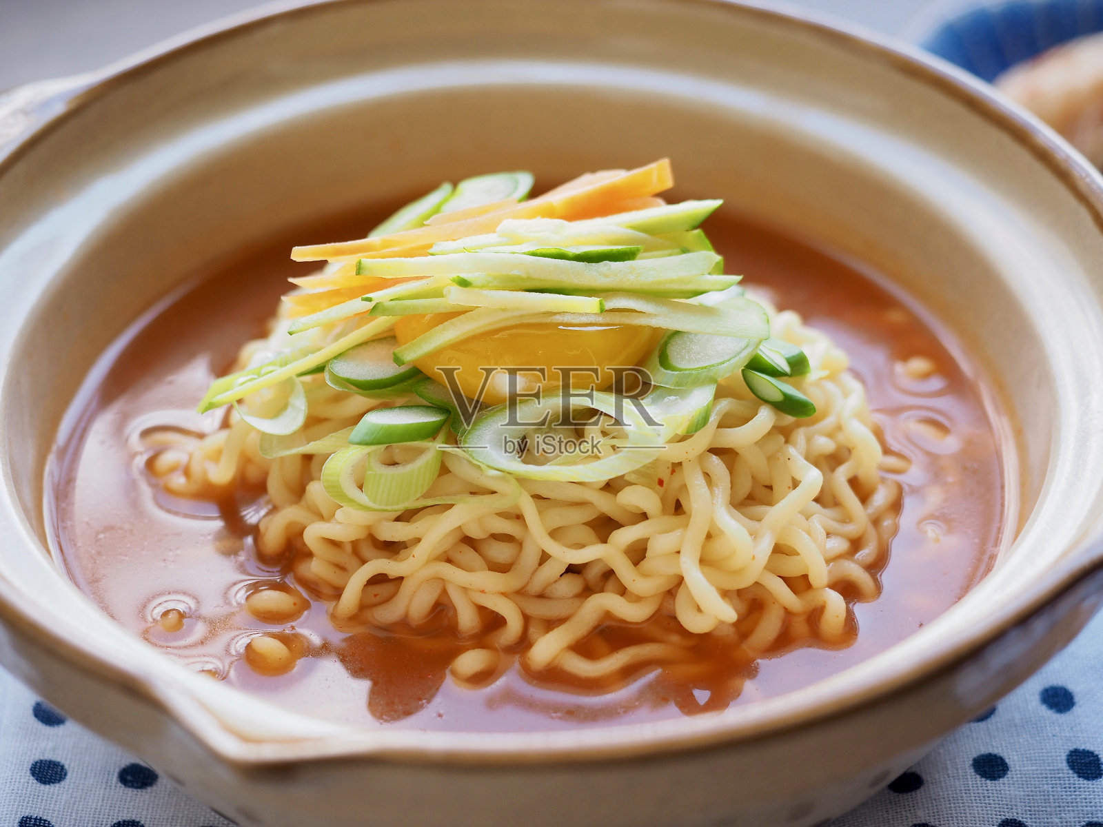 亚洲食品拉面，方便面照片摄影图片