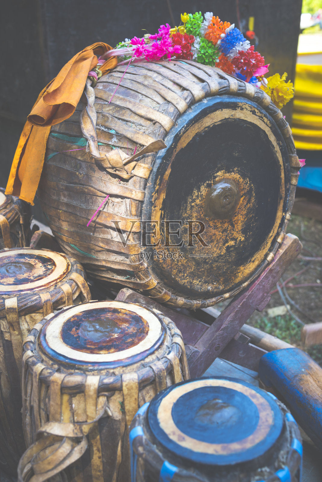 缅甸本土乐器，复古滤镜照片摄影图片