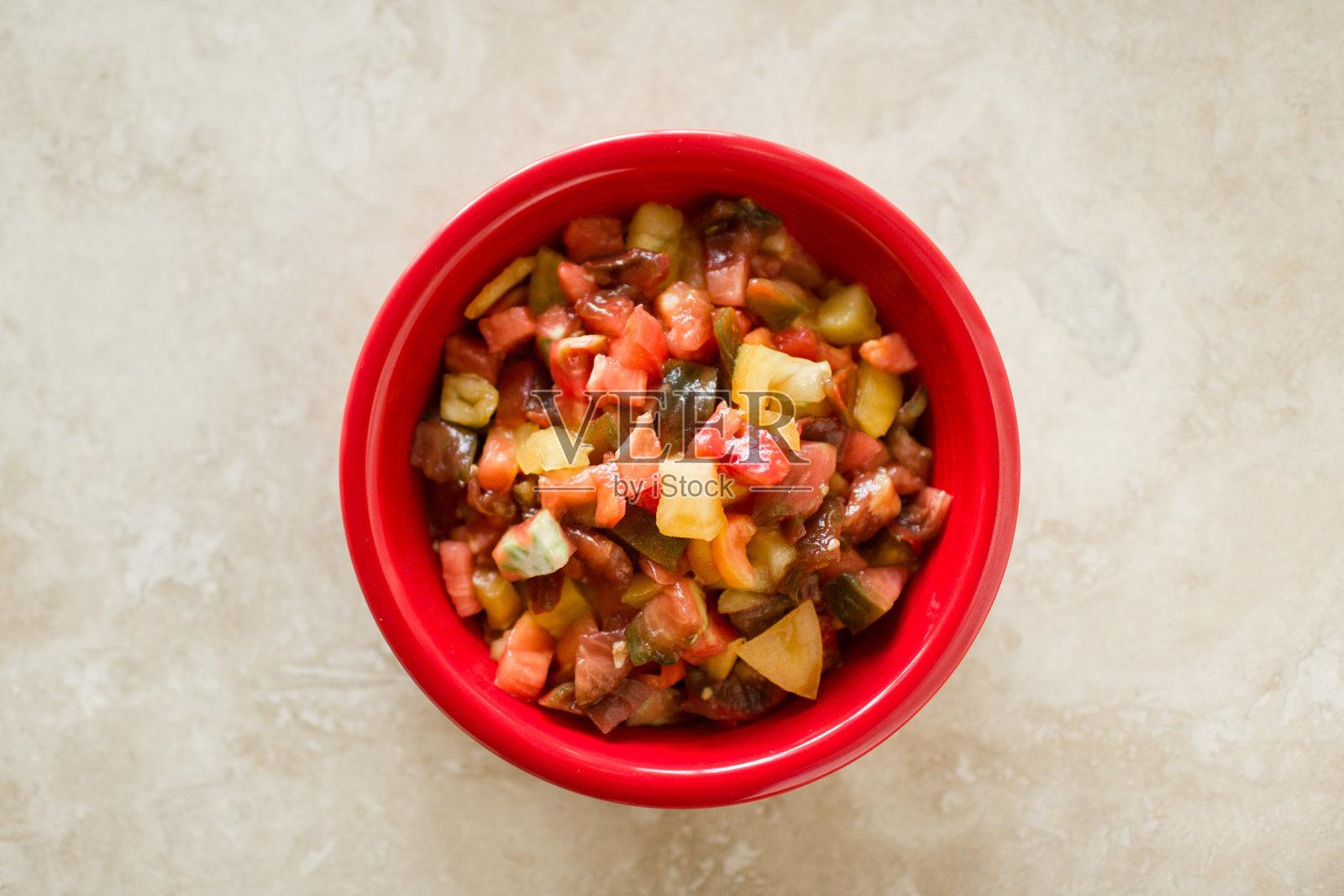 碗里的家传番茄丁照片摄影图片