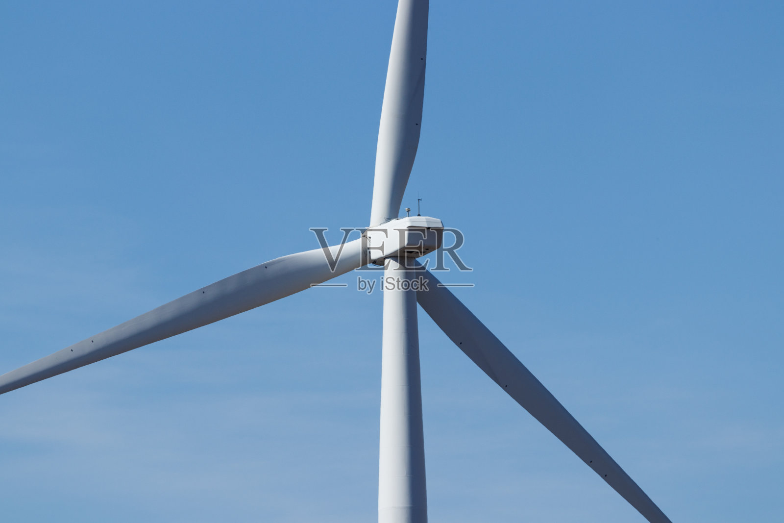 印第安纳州中部的风电场。风能和太阳能绿色能源领域在农业社区变得非常受欢迎照片摄影图片