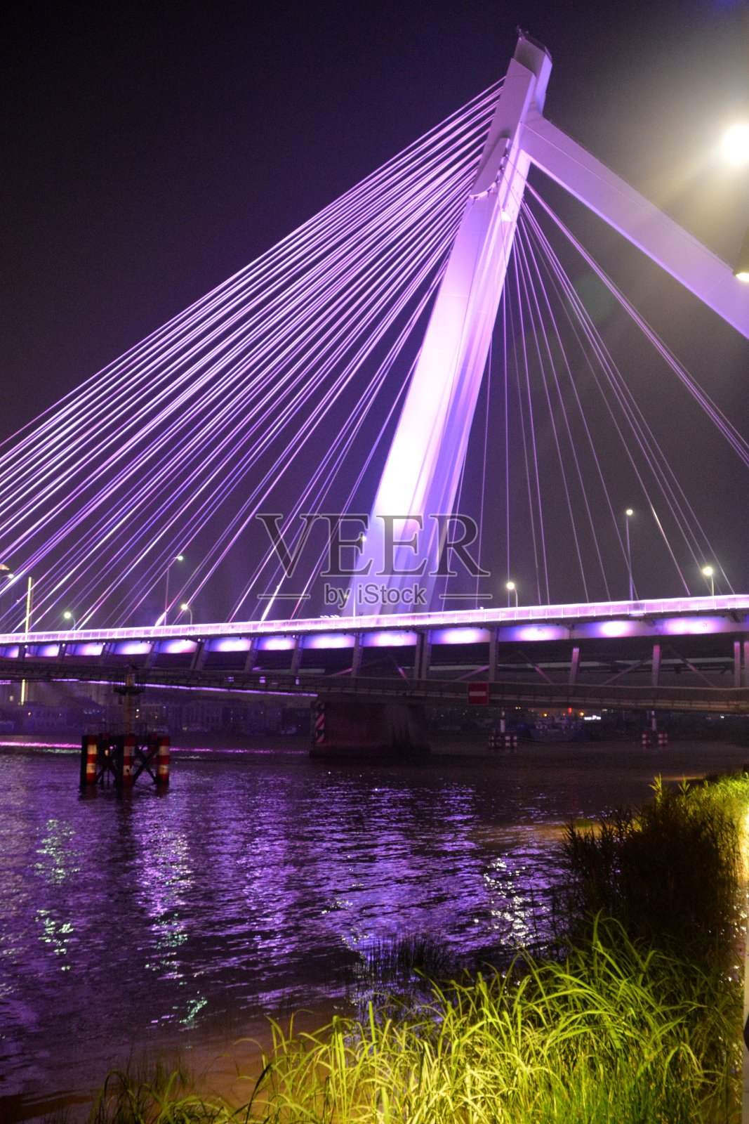 浙江省宁波市外滩大桥夜景照片摄影图片
