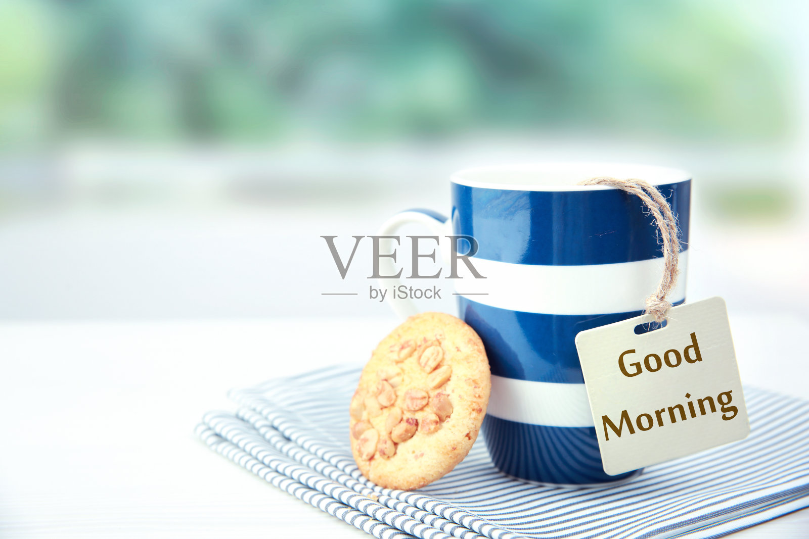 早上好，早餐的概念。杯子和饼干。照片摄影图片