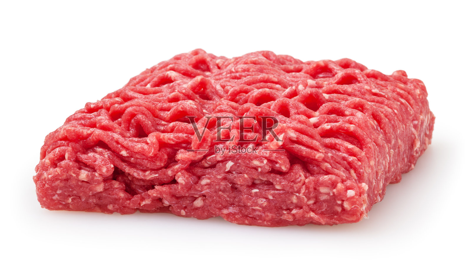 新鲜的生牛肉碎肉孤立在白色背景照片摄影图片