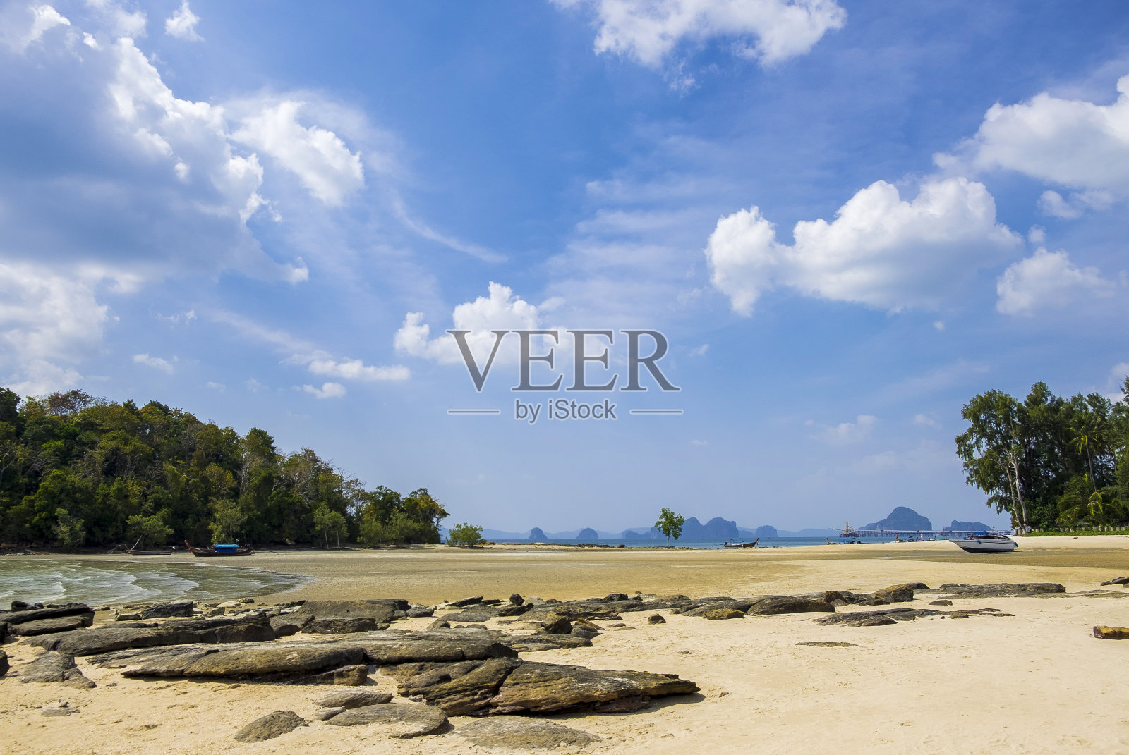 泰国甲米省美丽的异国情调海滩照片摄影图片