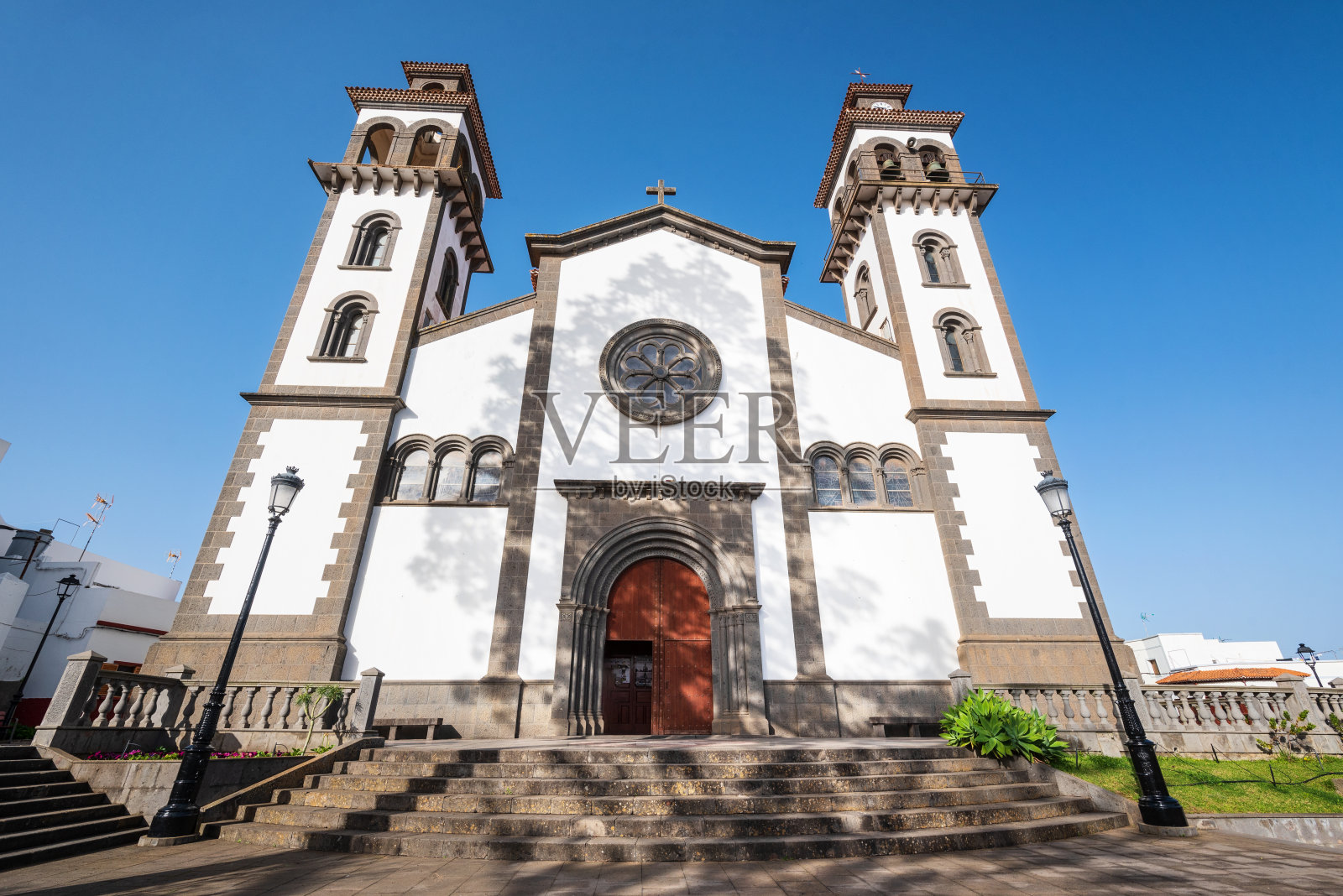西班牙大加那利莫亚的烛台圣母教堂。照片摄影图片