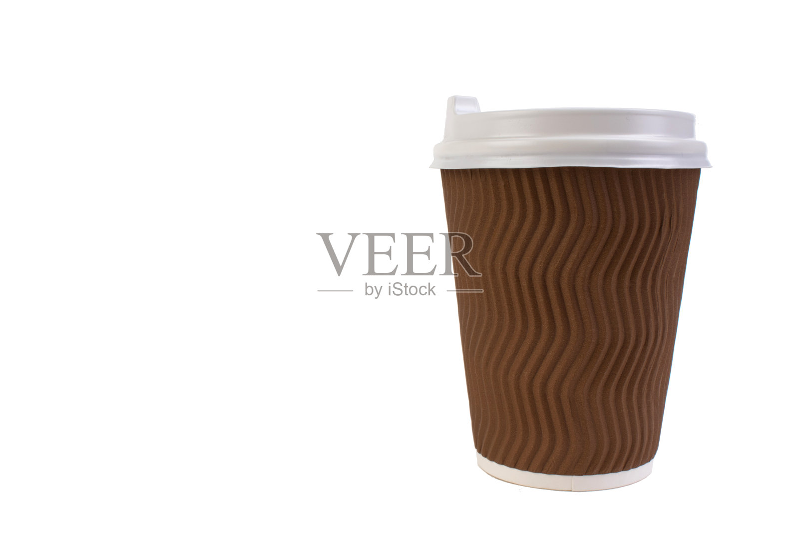 一次性纸杯咖啡孤立在白色背景与复制空间。照片摄影图片