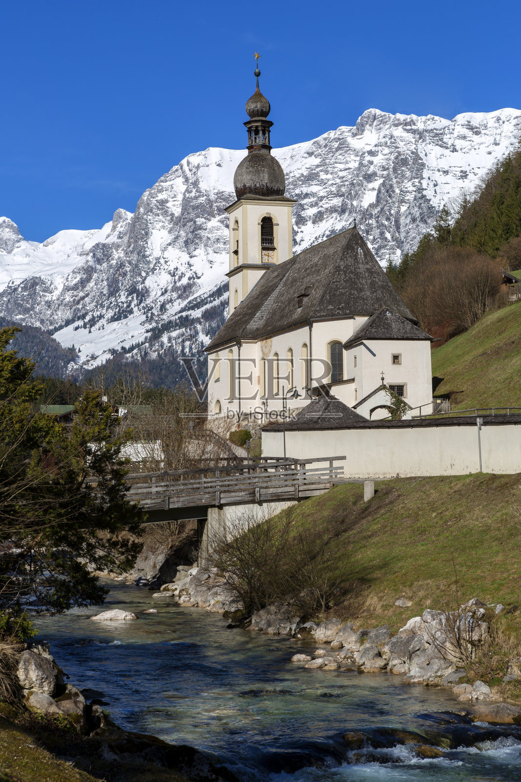 德国巴伐利亚州拉姆索的圣塞巴斯蒂安教堂照片摄影图片