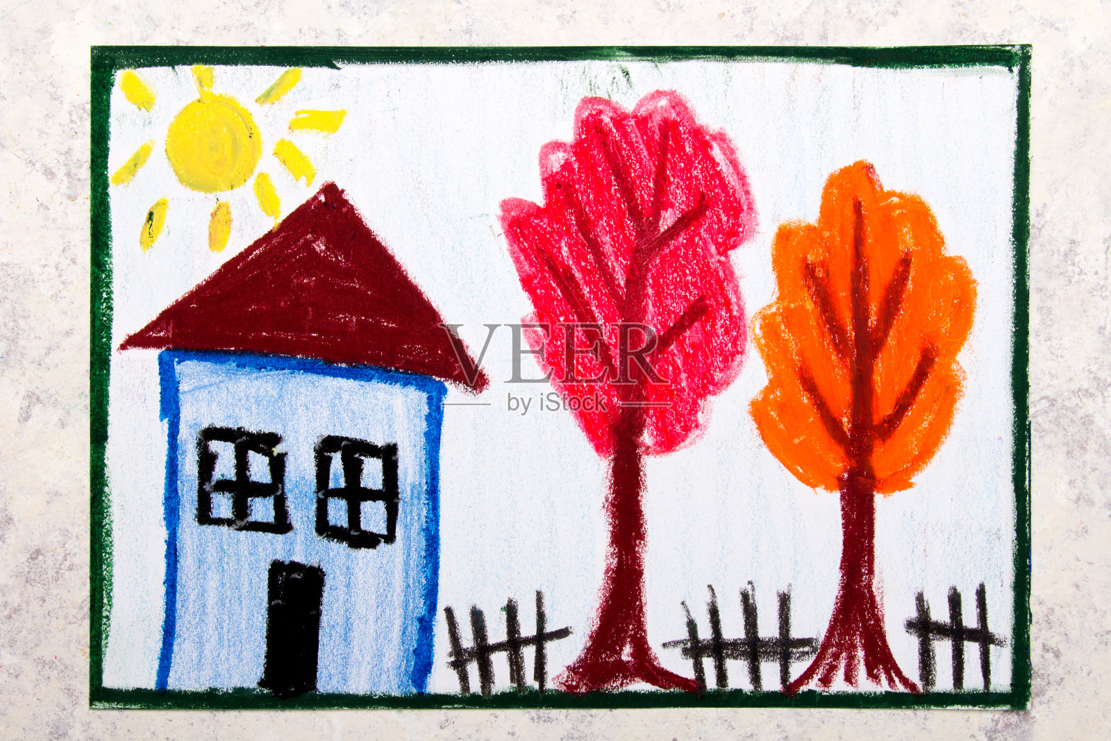色彩斑斓的手绘:美丽的秋树和小房子照片摄影图片