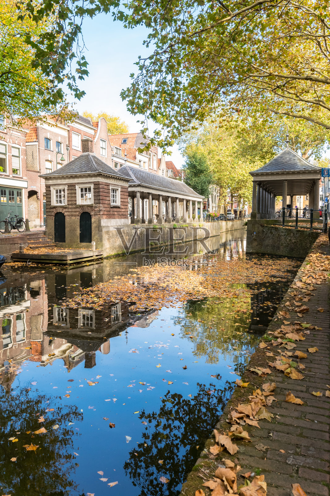 荷兰古达历史悠久的鱼市。在中世纪，这里是他们买卖鱼的地方。照片摄影图片