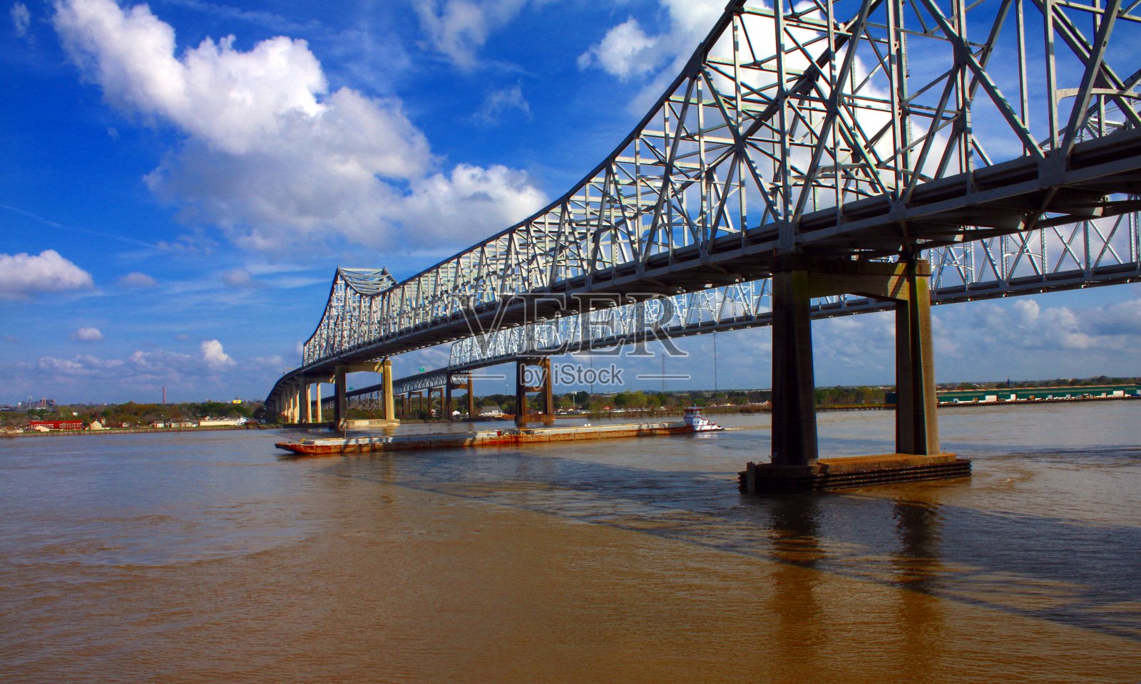 新奥尔良，US-90新月城市连接桥照片摄影图片