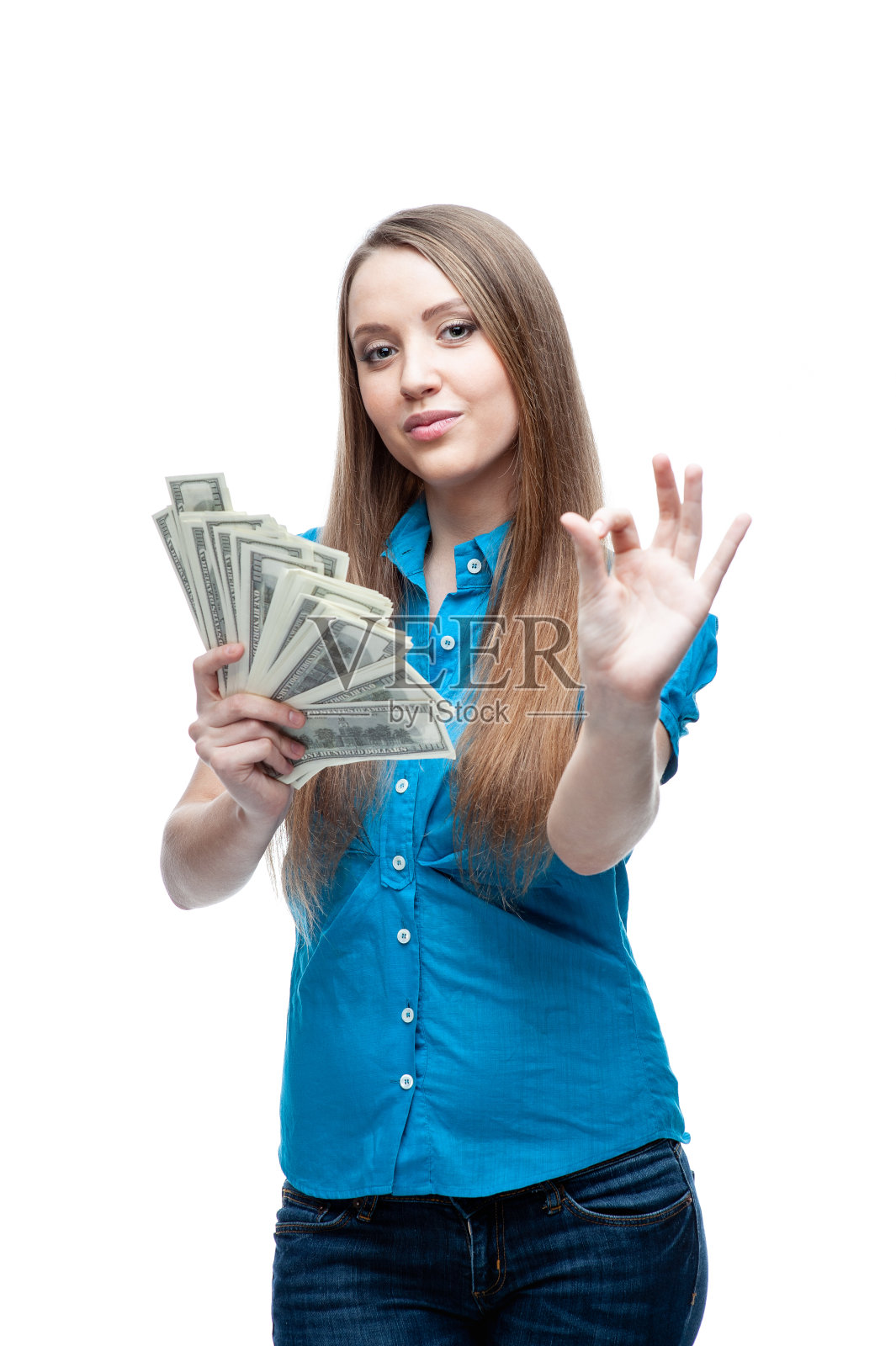 开朗的白人女商人在黑色西装拿着钱孤立在白色照片摄影图片