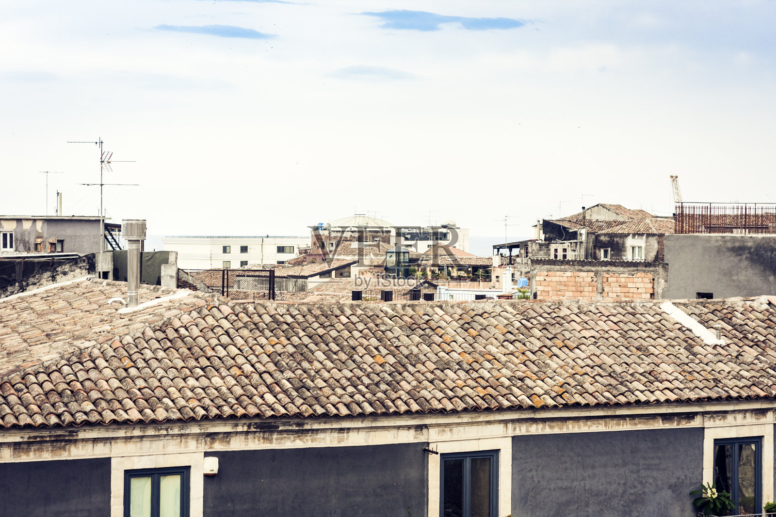 卡塔尼亚的屋顶，空中的城市景观，去意大利西西里岛旅游照片摄影图片