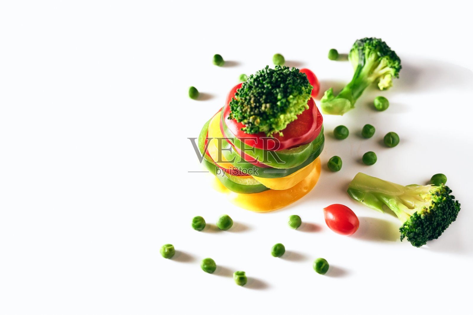 白色背景下分离的蔬菜的组成照片摄影图片