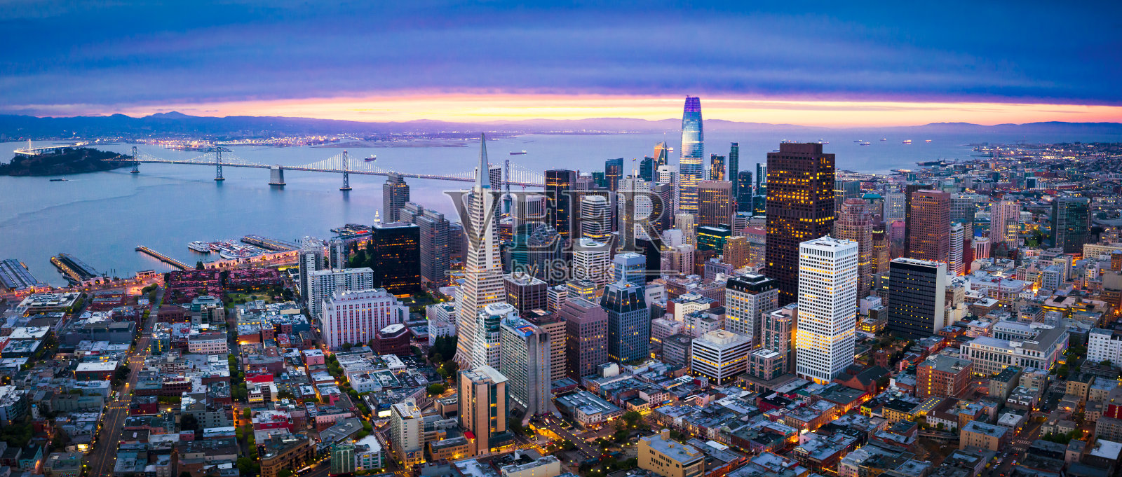 鸟瞰图的旧金山地平线在日出照片摄影图片