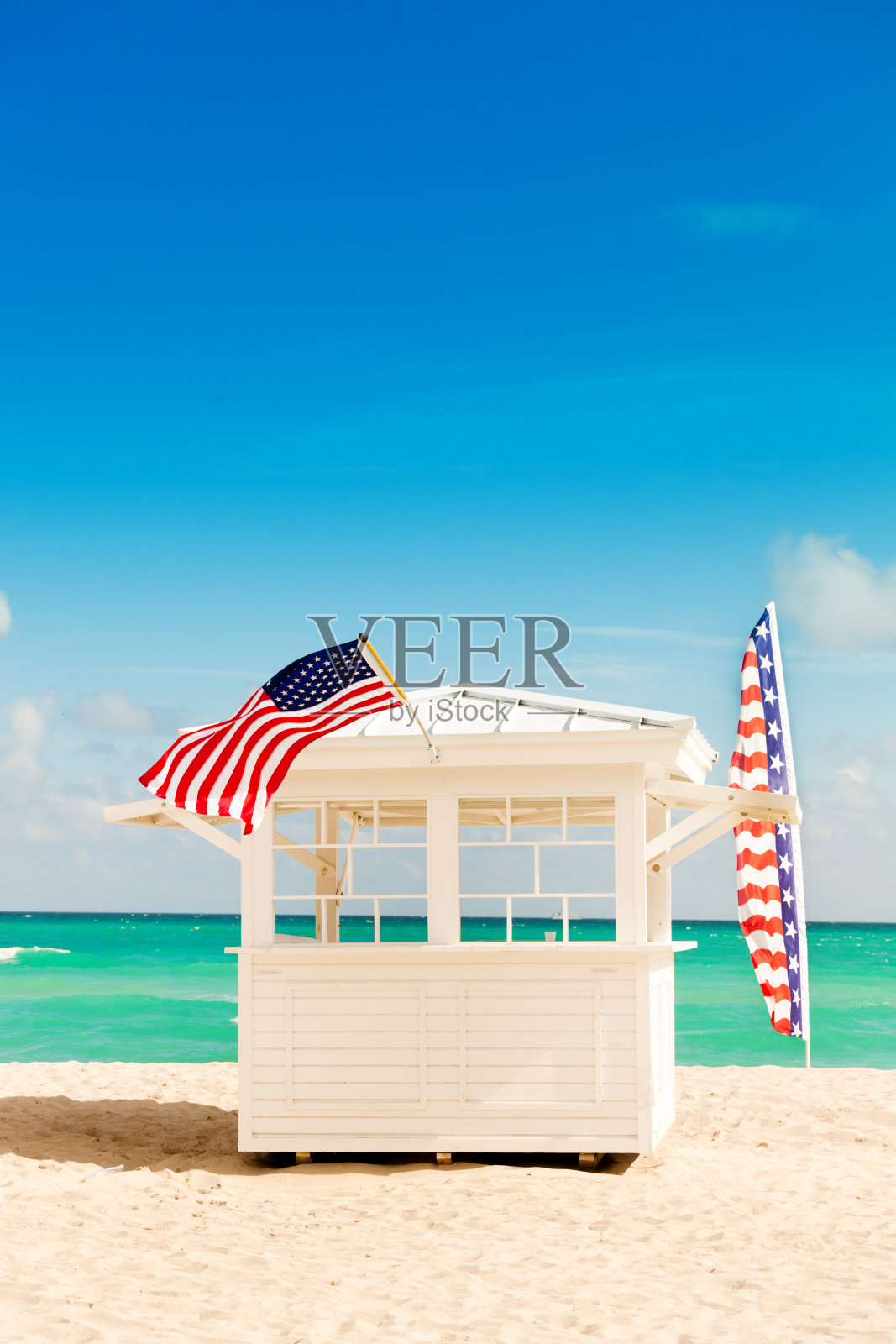 美国佛罗里达州迈阿密热带海滩上空荡荡的小卖部照片摄影图片