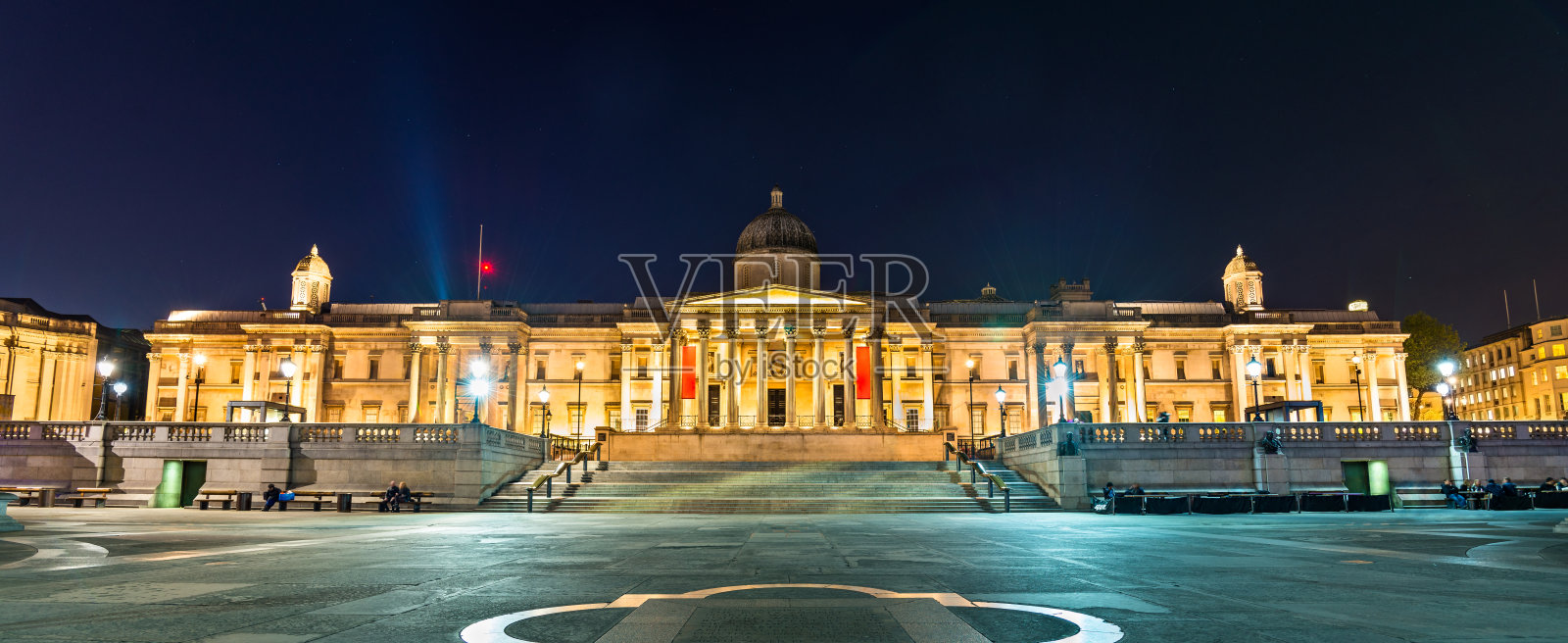 英国伦敦特拉法加广场上的国家美术馆照片摄影图片