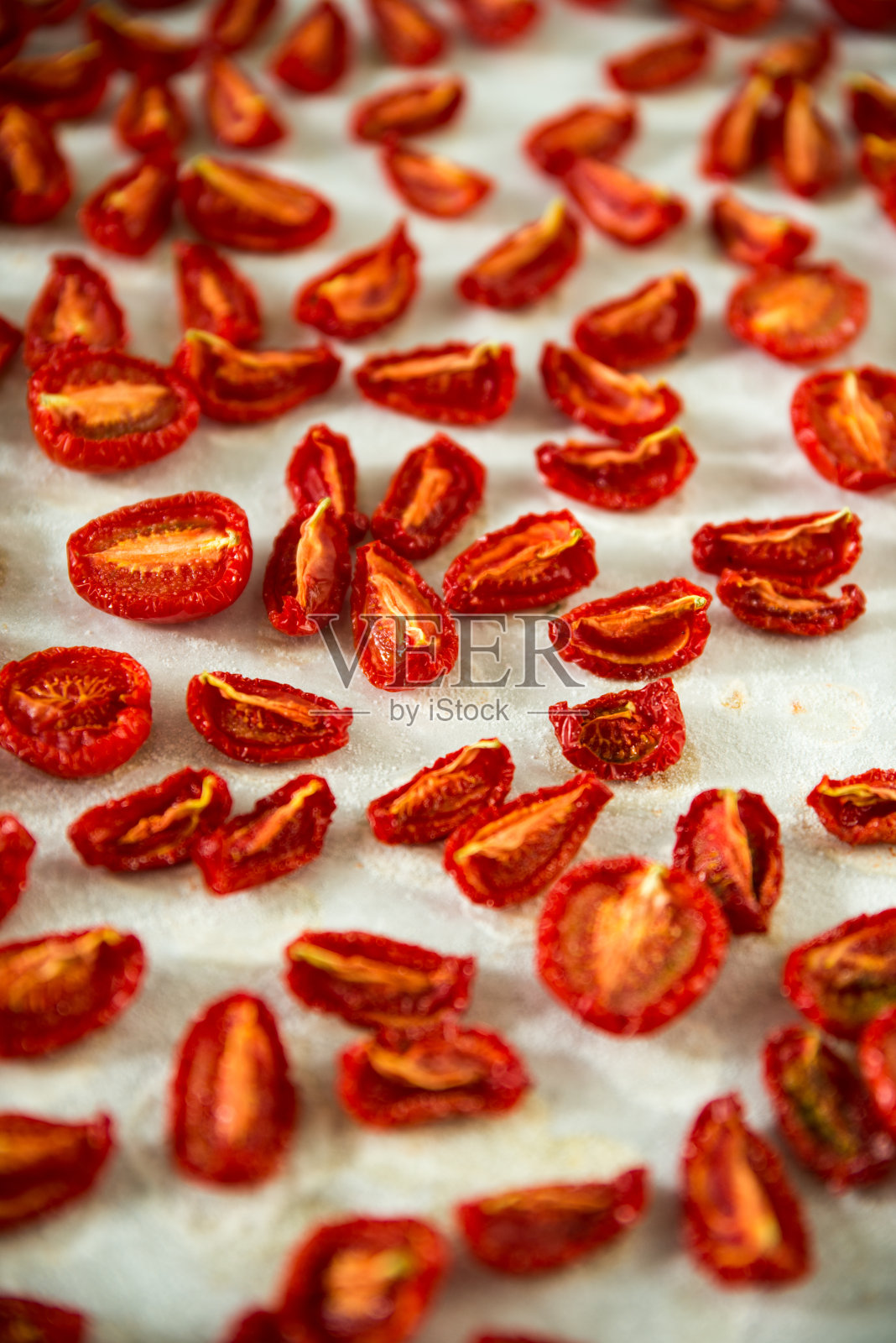 晒干的番茄，红色的樱桃番茄，特写，俯视图照片摄影图片