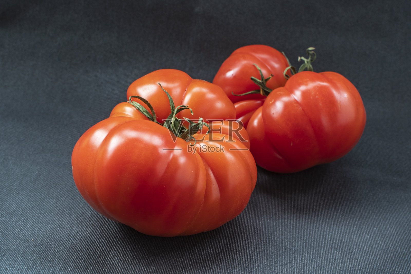 漂亮的新鲜有机番茄照片摄影图片