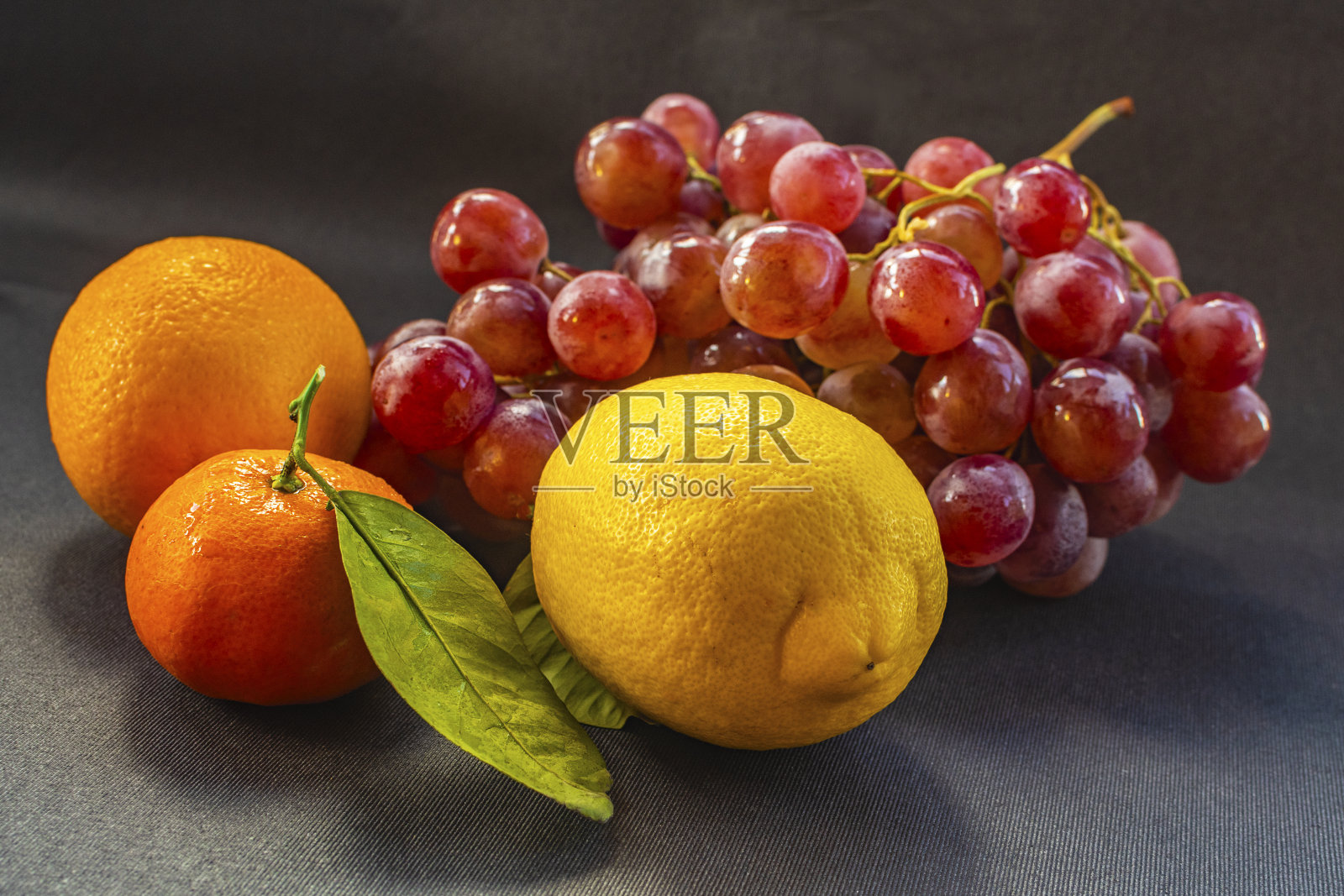 五彩水果的静物照片摄影图片