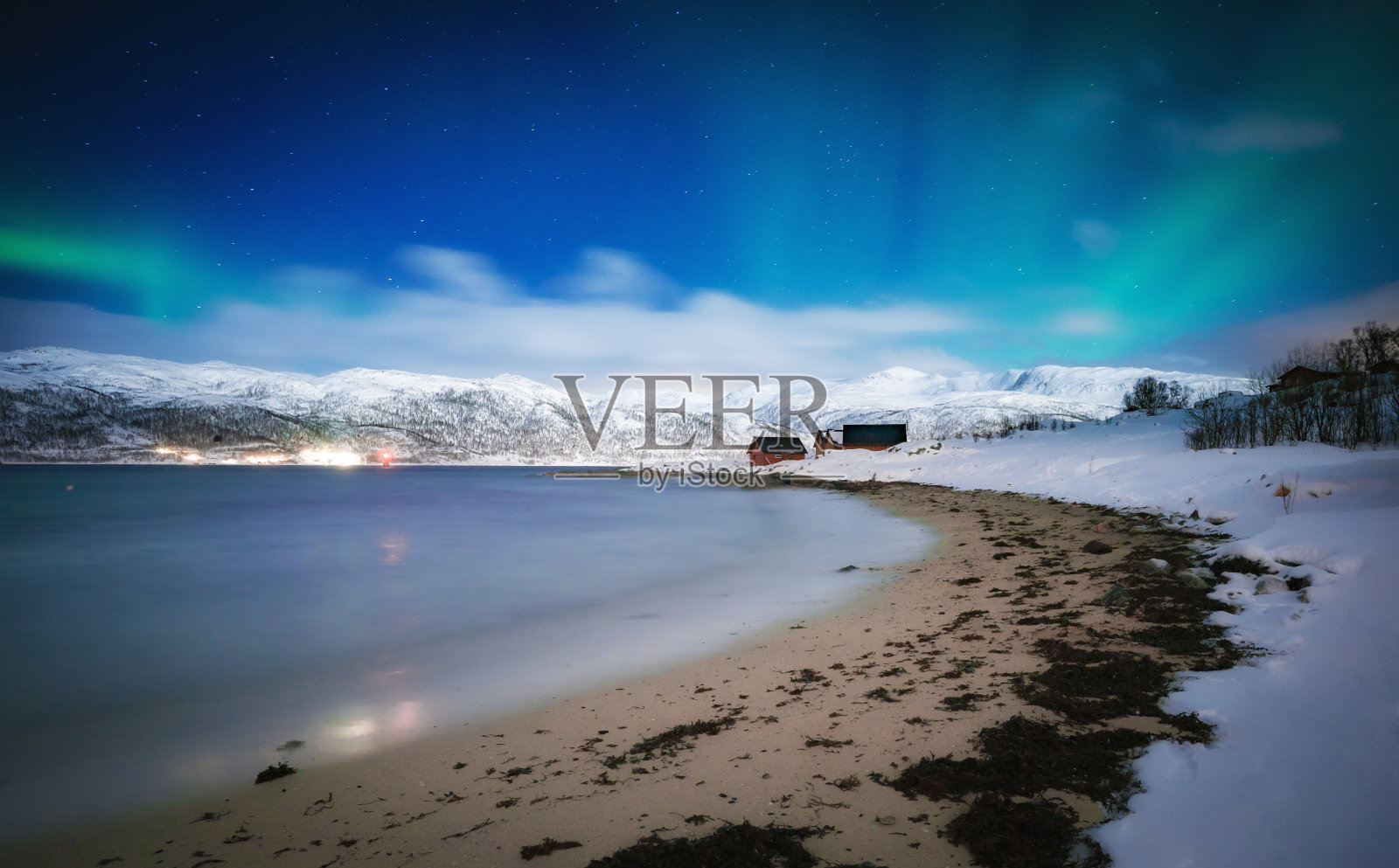 挪威北部的北极光照片摄影图片