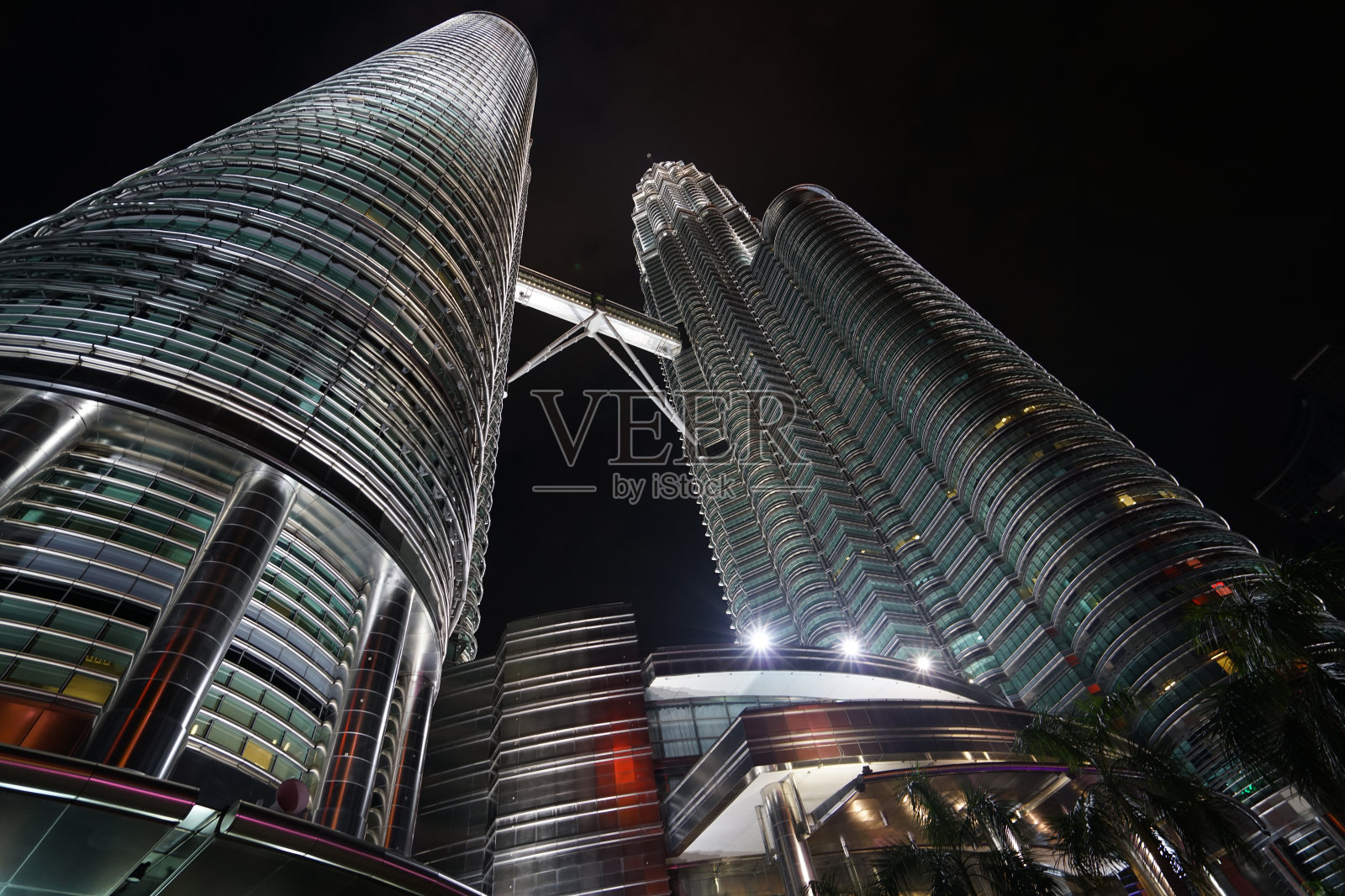 吉隆坡夜景的细节在低水平的视野照片摄影图片