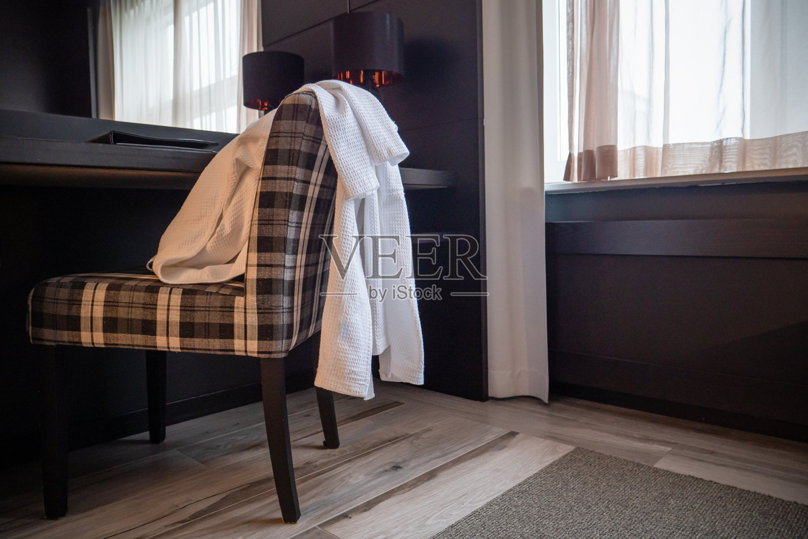 现代舒适的酒店房间内景照片摄影图片