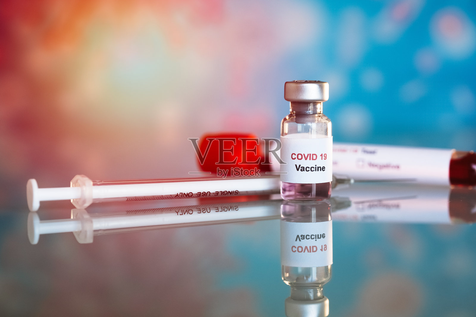疫苗和注射用于COVID-19的预防、免疫和治疗照片摄影图片