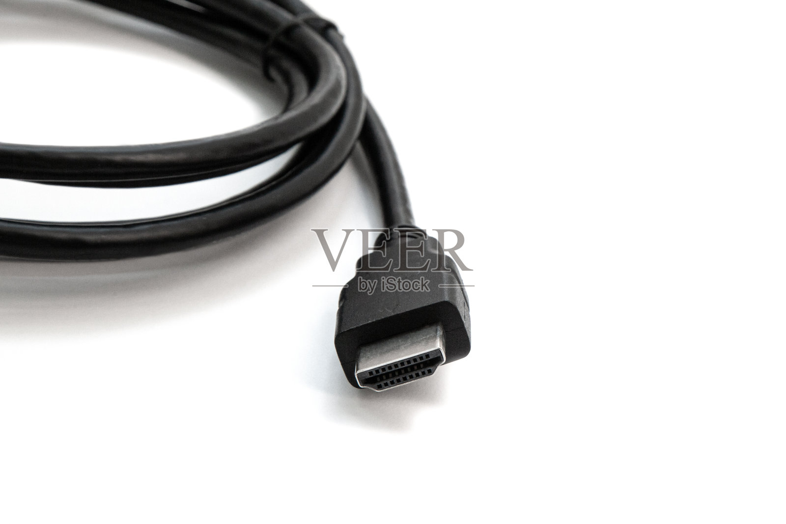 HDMI连接器近距离隔离在白色背景。照片摄影图片