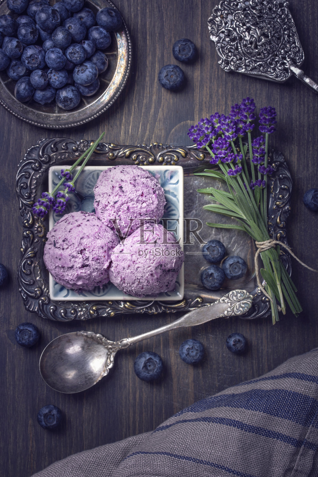自制蓝莓冰淇淋照片摄影图片