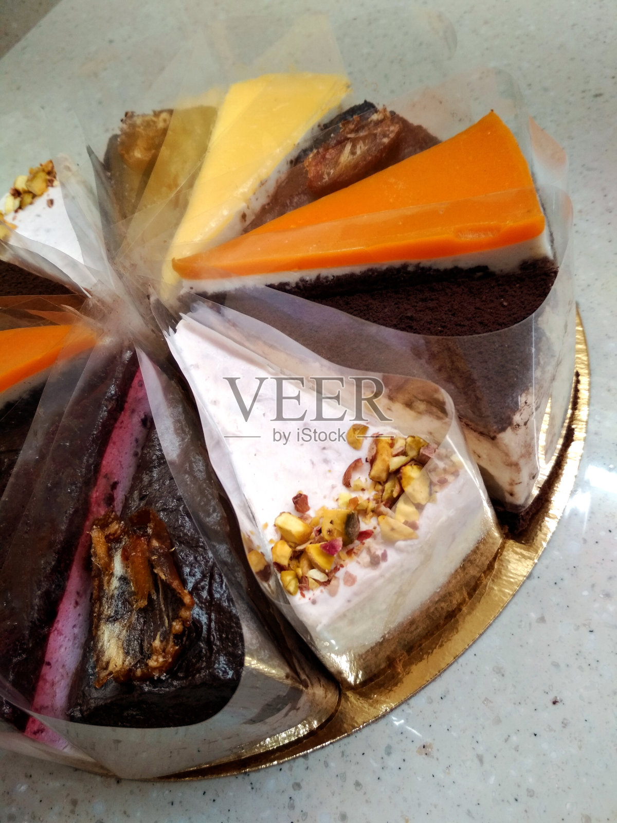 甜蜜生日天然巧克力蛋奶酥芝士蛋糕水果蛋糕集美味甜点食物照片照片摄影图片