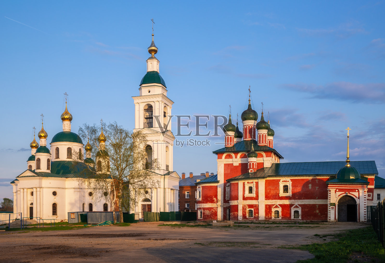 俄罗斯乌格利奇的主显节修道院照片摄影图片