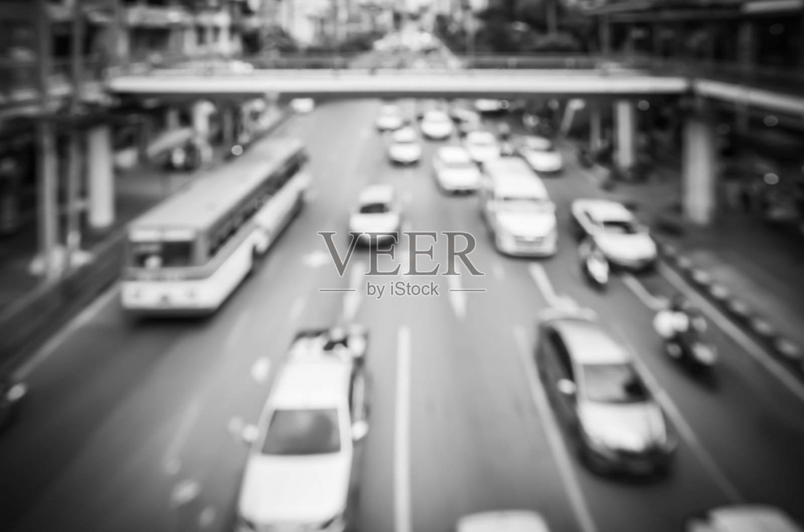 模糊，交通在曼谷的道路上，城市景观背景照片摄影图片