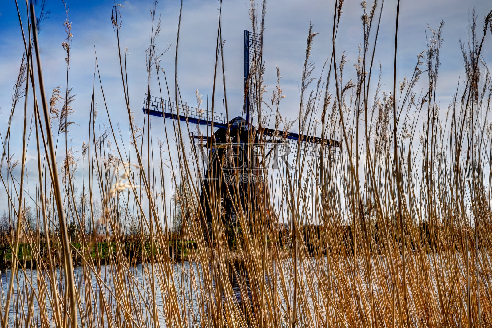 荷兰金德迪克风车间的风景照片摄影图片