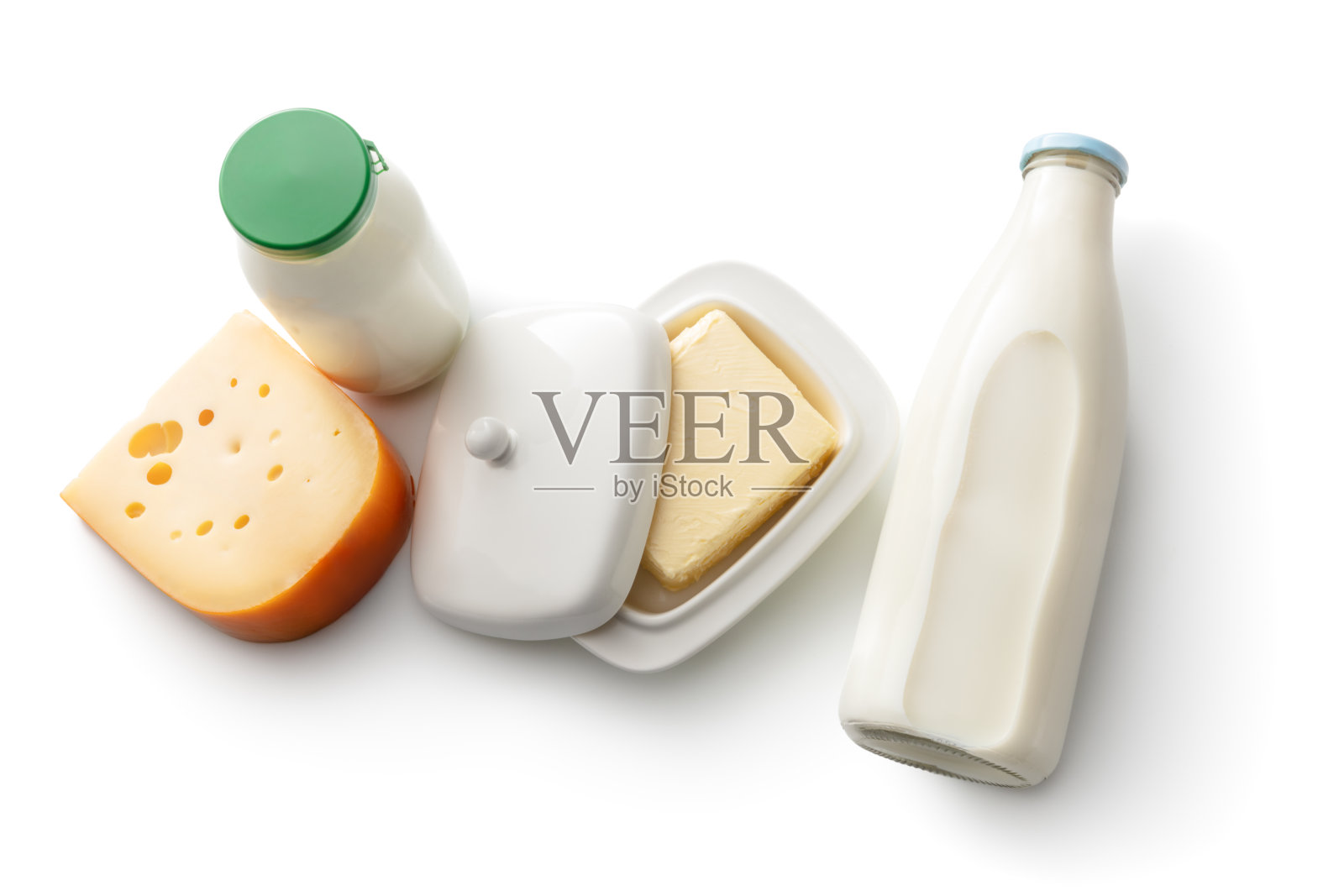 乳制品:牛奶，黄油，酸奶和奶酪孤立的白色背景照片摄影图片