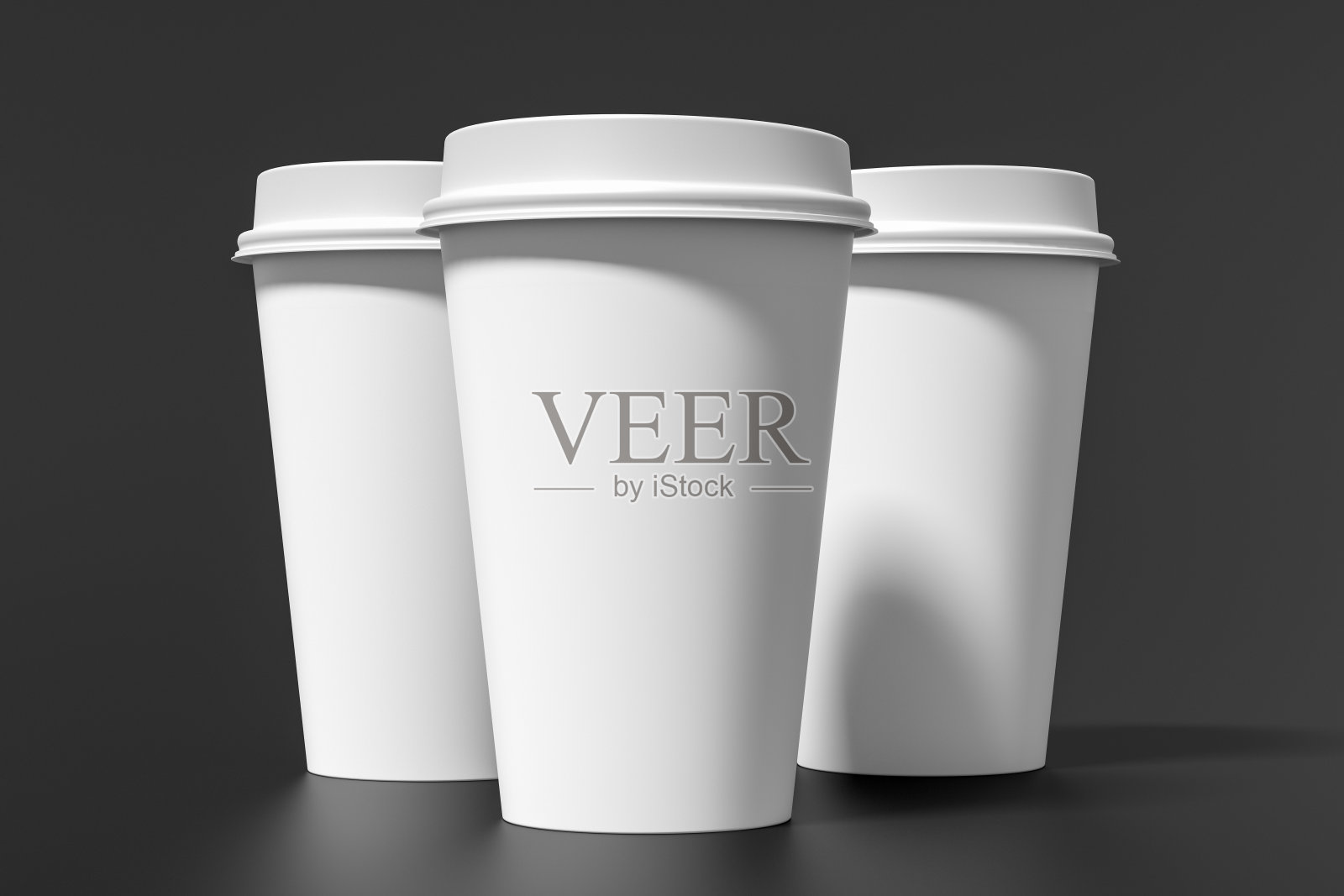 三白色带走咖啡纸杯模拟与白色盖在黑色的背景。照片摄影图片