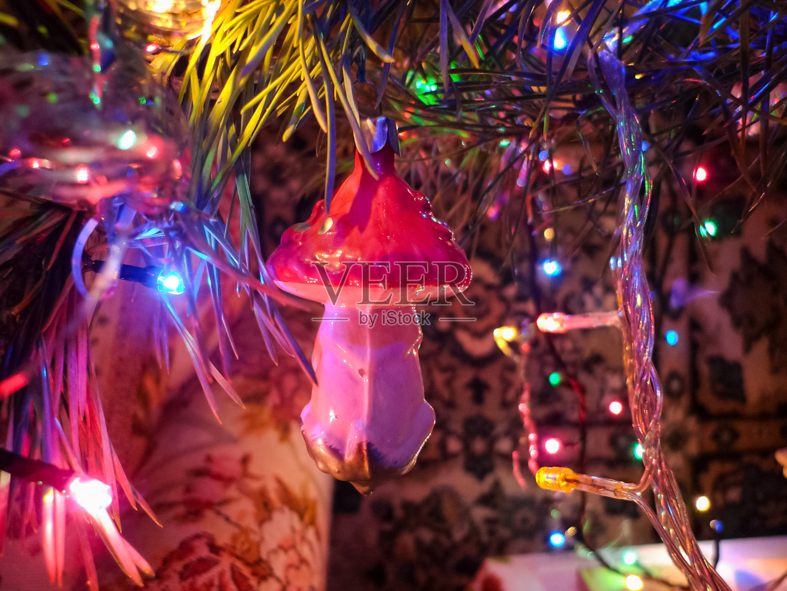圣诞树，圣诞玩具。照片摄影图片