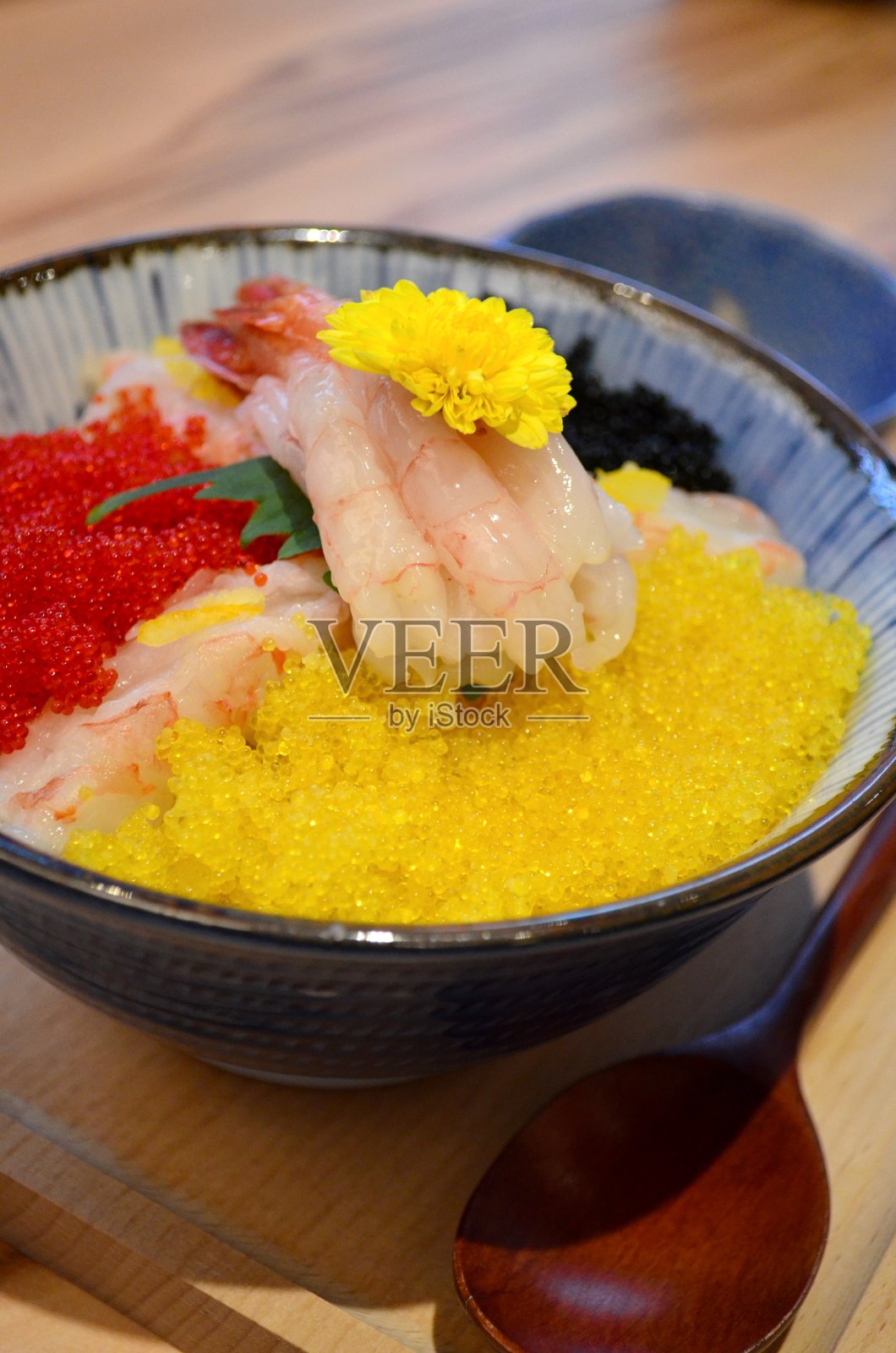日本生鱼片米饭照片摄影图片