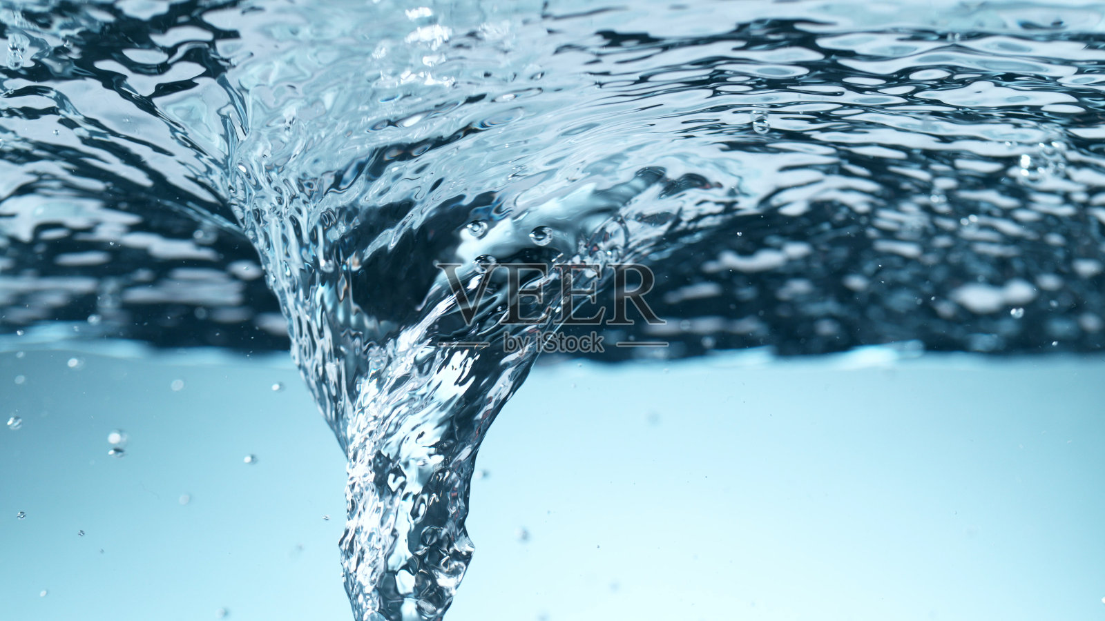 带气泡的旋转水的细节照片摄影图片