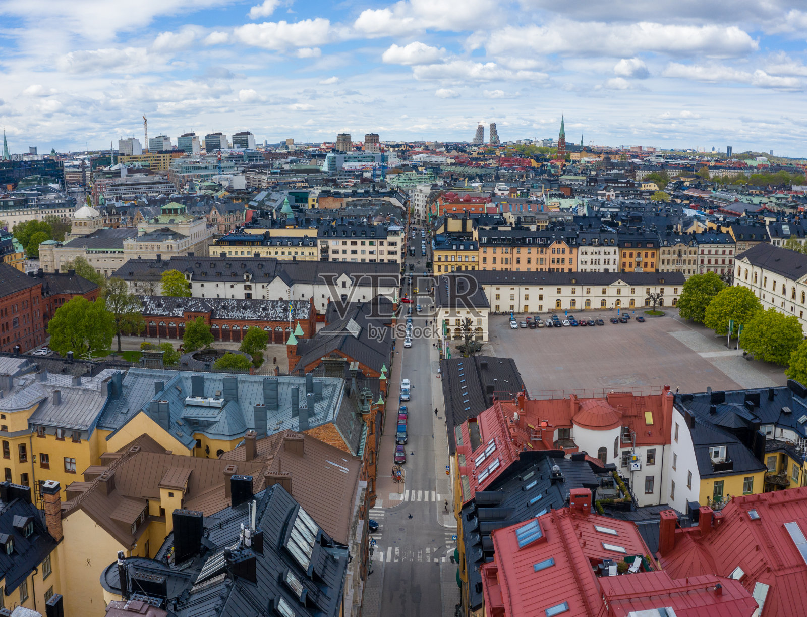 从空中俯瞰斯德哥尔摩的公寓楼，Östermalm照片摄影图片
