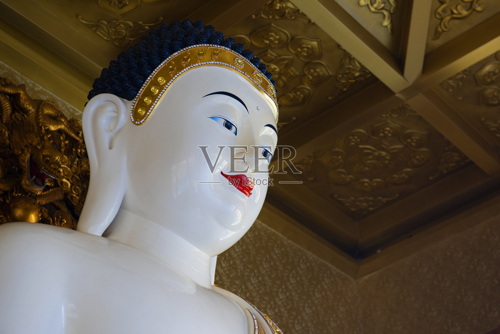 泰国曼谷:2021年3月28日“n”n白色佛像佛教学院小乘-大乘佛光山(佛光山太华寺)照片摄影图片