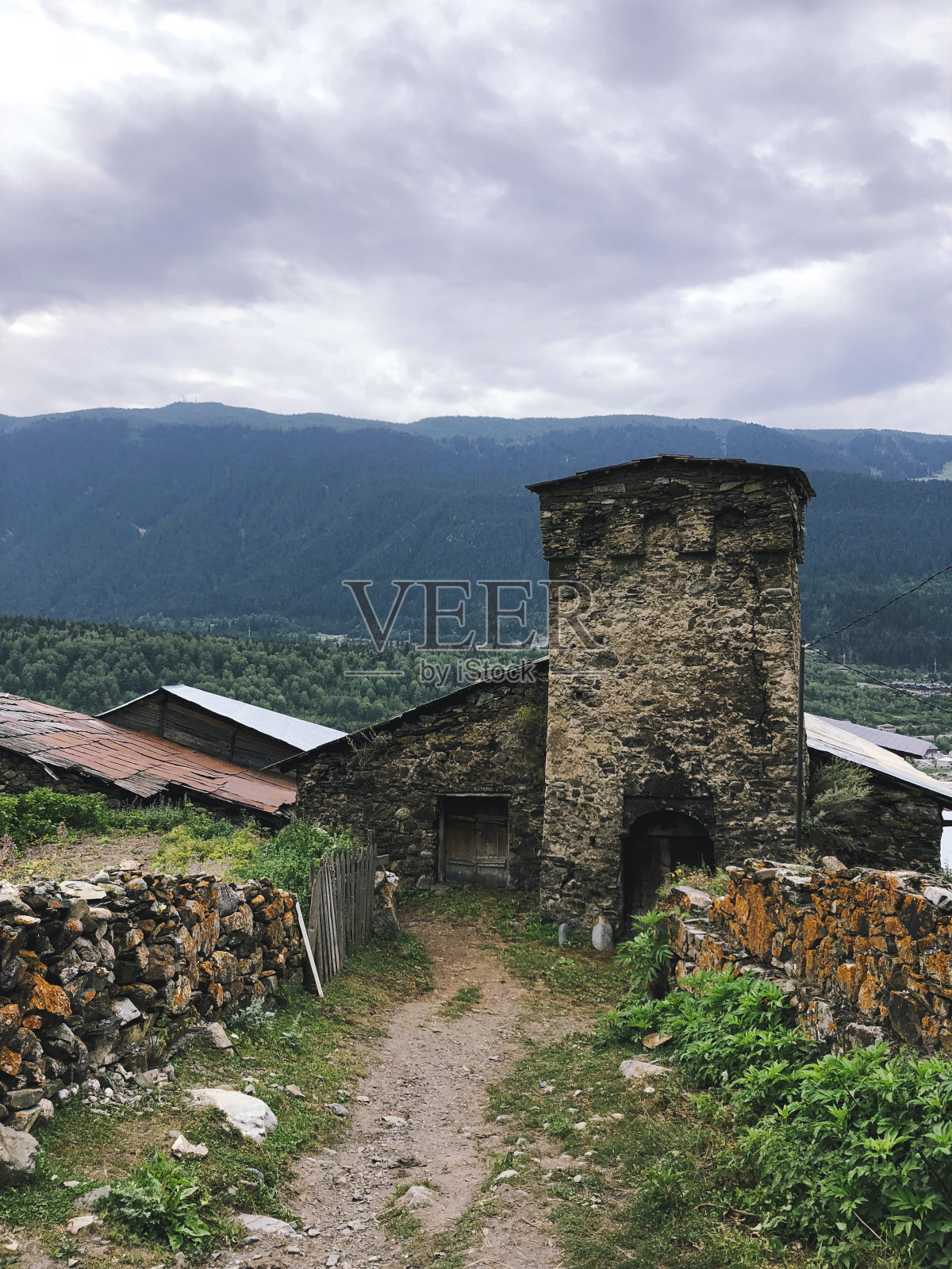 格鲁吉亚斯瓦内蒂的梅斯蒂亚村照片摄影图片