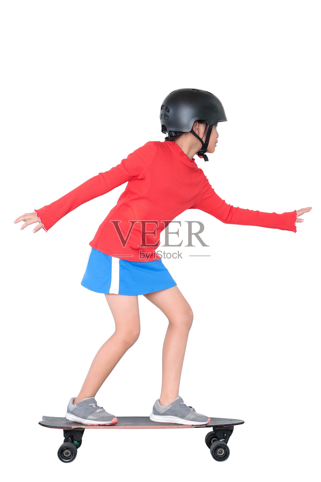 滑板是深受儿童和青少年欢迎的运动。照片摄影图片
