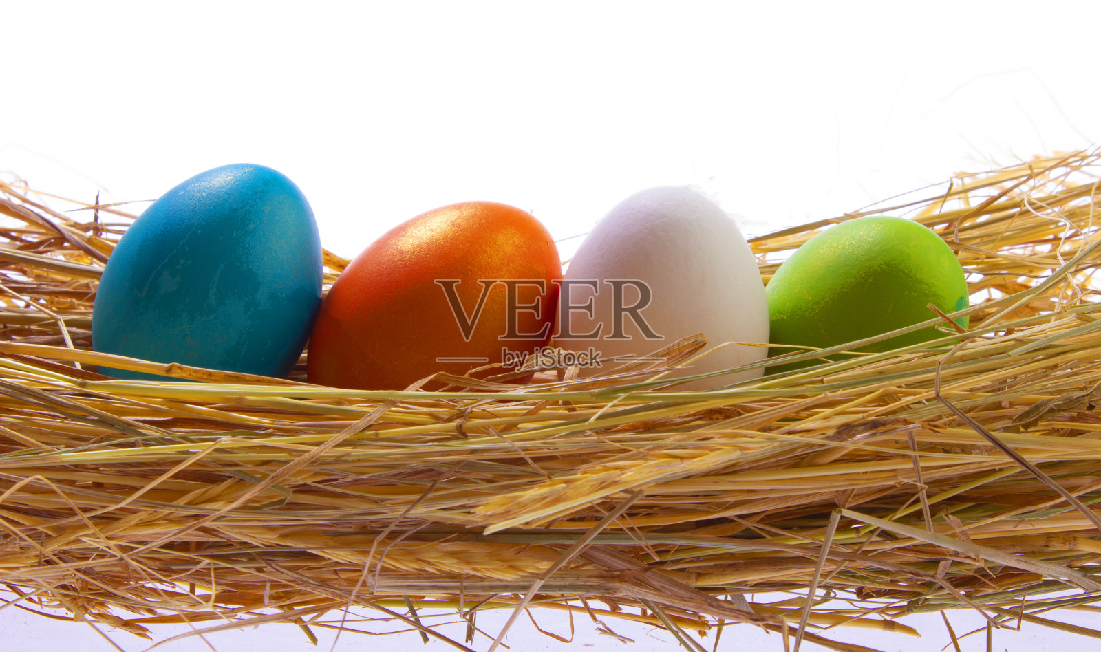 用复活节彩蛋筑巢照片摄影图片