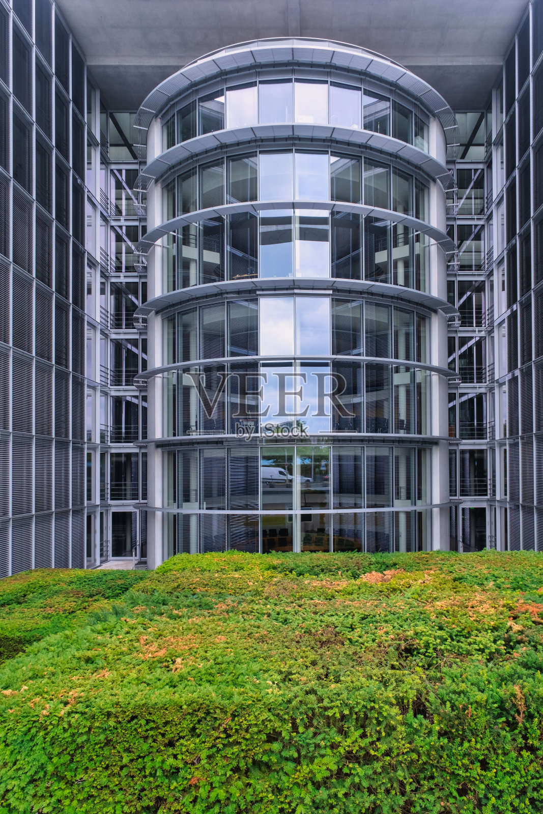 德国柏林，德国政府行政大楼的后面照片摄影图片