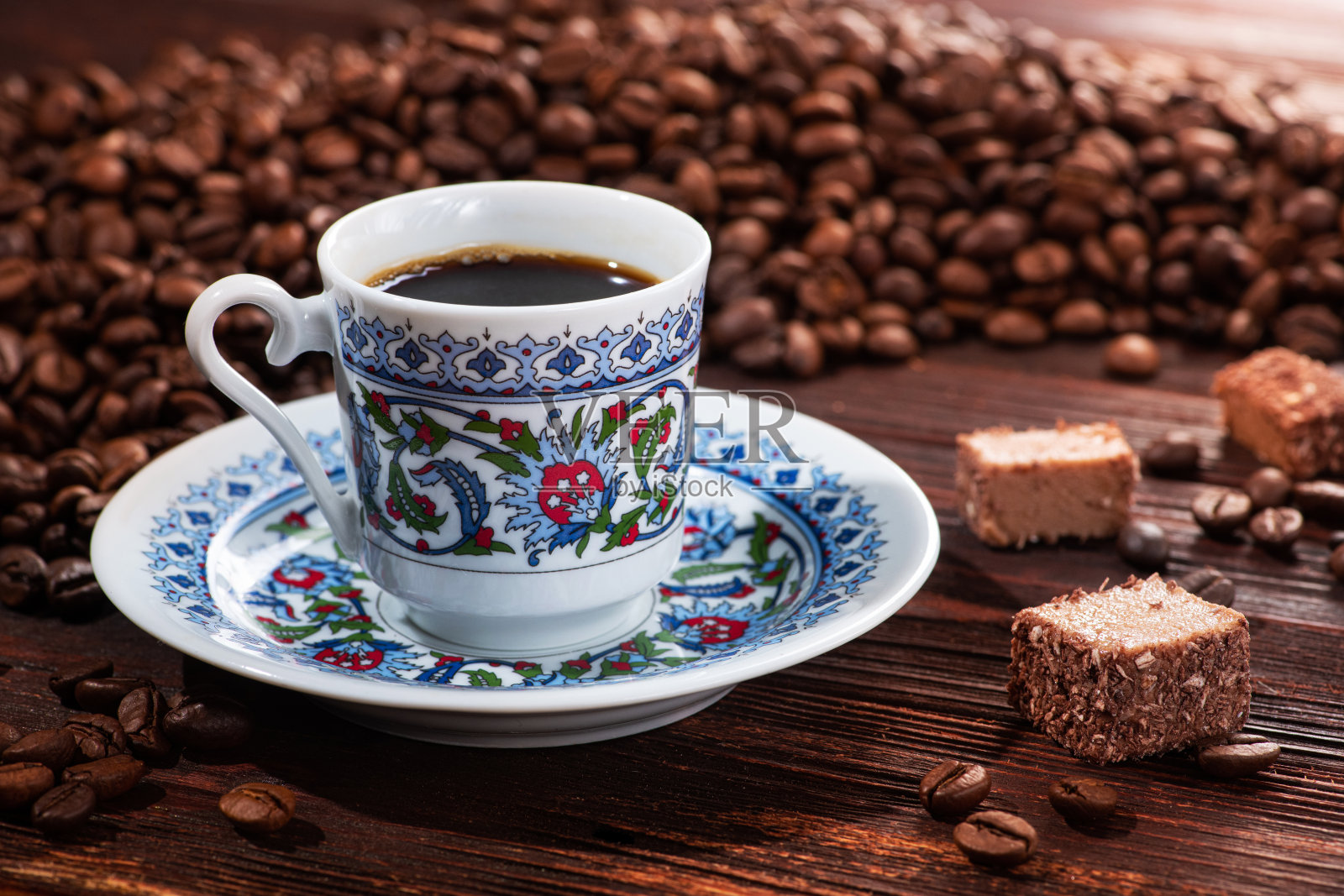 土耳其咖啡杯和土耳其软糖照片摄影图片